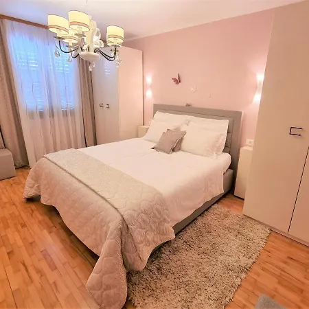 Ragusa Apartment